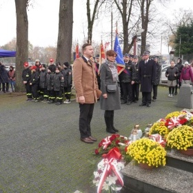 Poręba uczciła święto niepodległości (1)