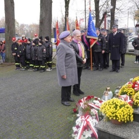 Poręba uczciła święto niepodległości (4)