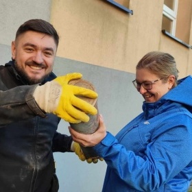 Niezwykłe 100-letnie znalezisko w porębskiej podstawówce (2)