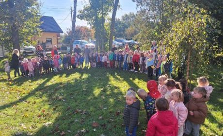 próbna ewakuacja w porębskim przedszkolu (10)