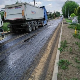 Na ul. Roździeńskiego jest już nowy asfalt (3)